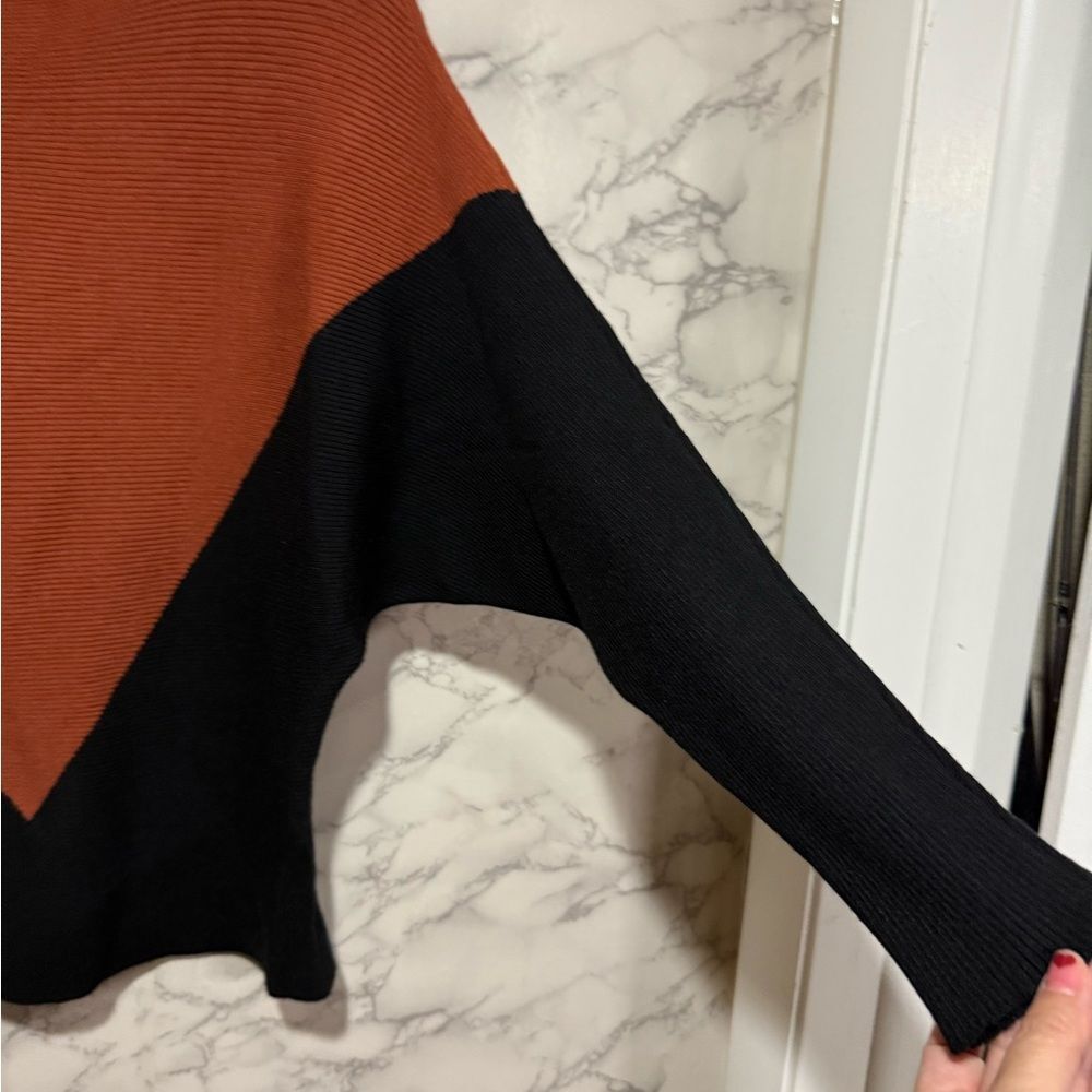 NEW Northern Angel by Anthropology Crewneck Sweater - Black and Rust M - Picture 3 of 6